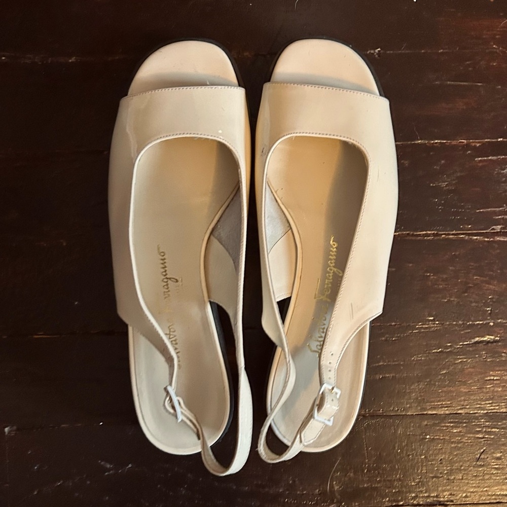 Vintage Salvatore Ferragamo Cream Slingback